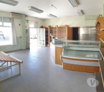 Comprar Loja Faro - Fotos para Loja bem equipada no Patacão, Faro